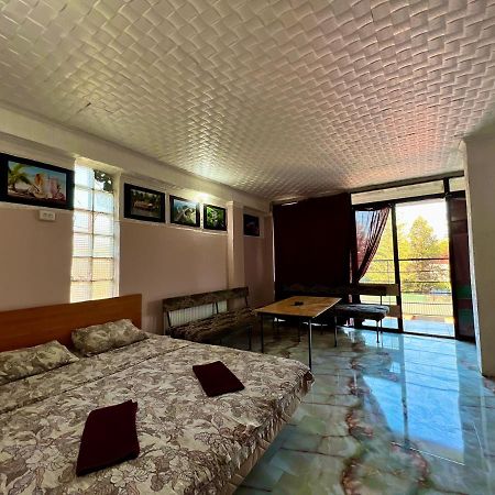 Smile Guesthouse Tbilisi Eksteriør billede